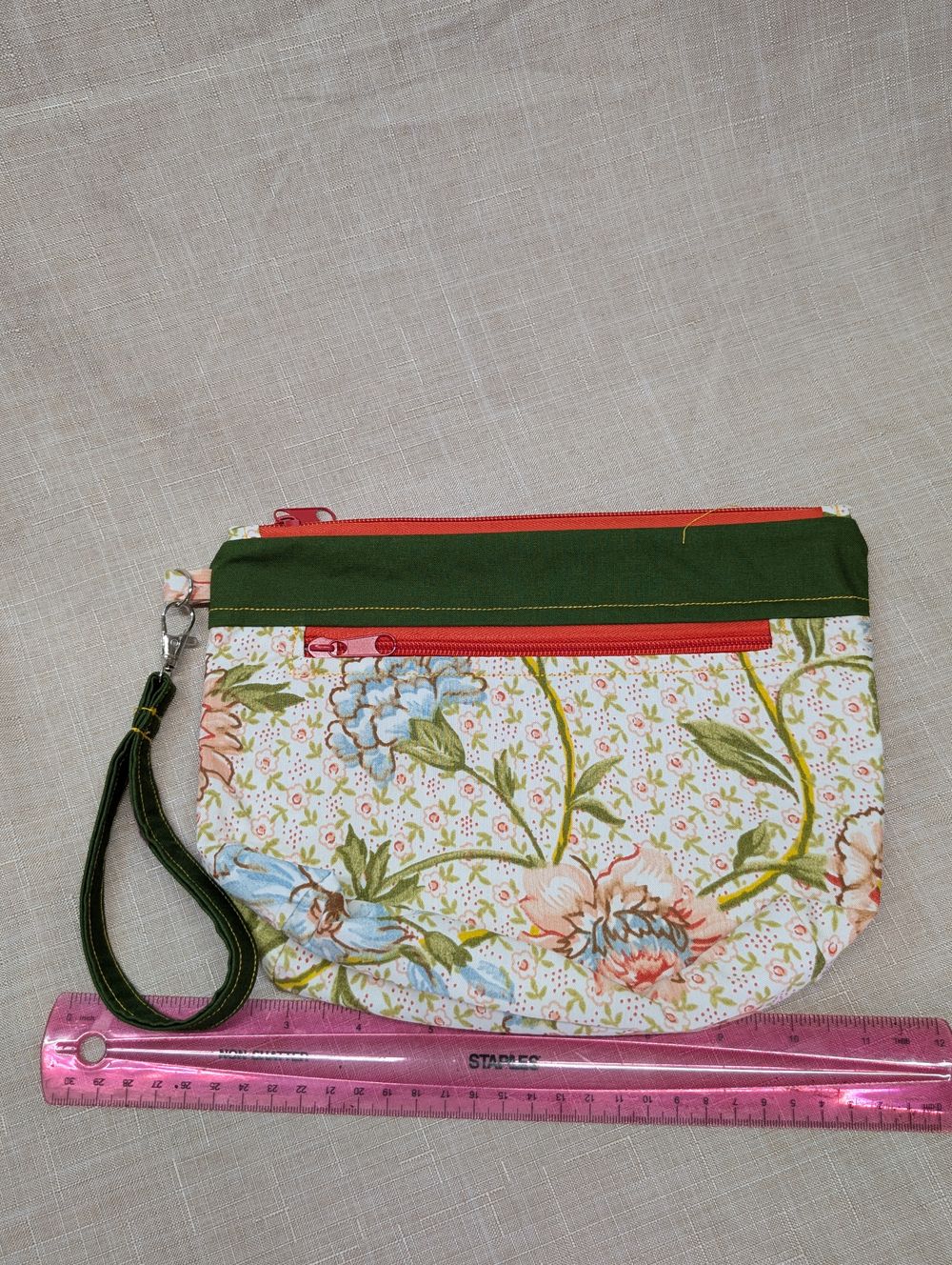 Zipper pouch 